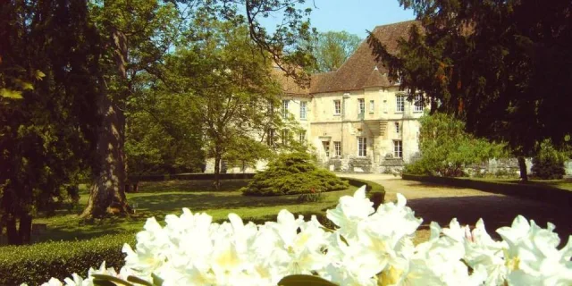 Abbaye Royale Du Moncel - facade