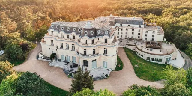 InterContinental Chantilly Château Mont Royal - facade