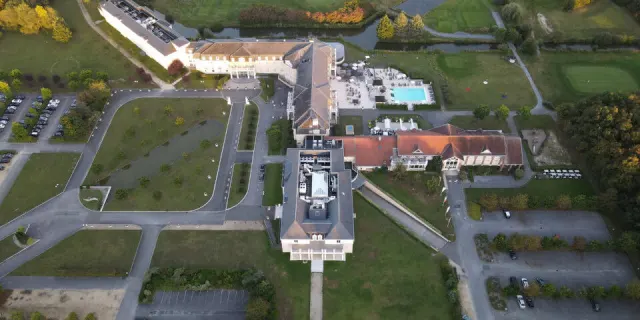 Mercure Chantilly - facade